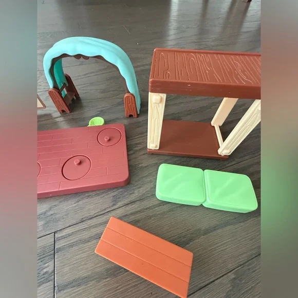 Disney Bluey School Friends figures playset Calypso playground lunch box stage - Picture 8 of 16